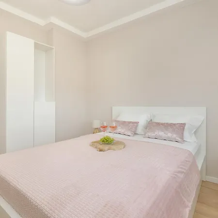 Klifowa With Spa, Fitness & Kids Club By Renters アパートホテル 4*